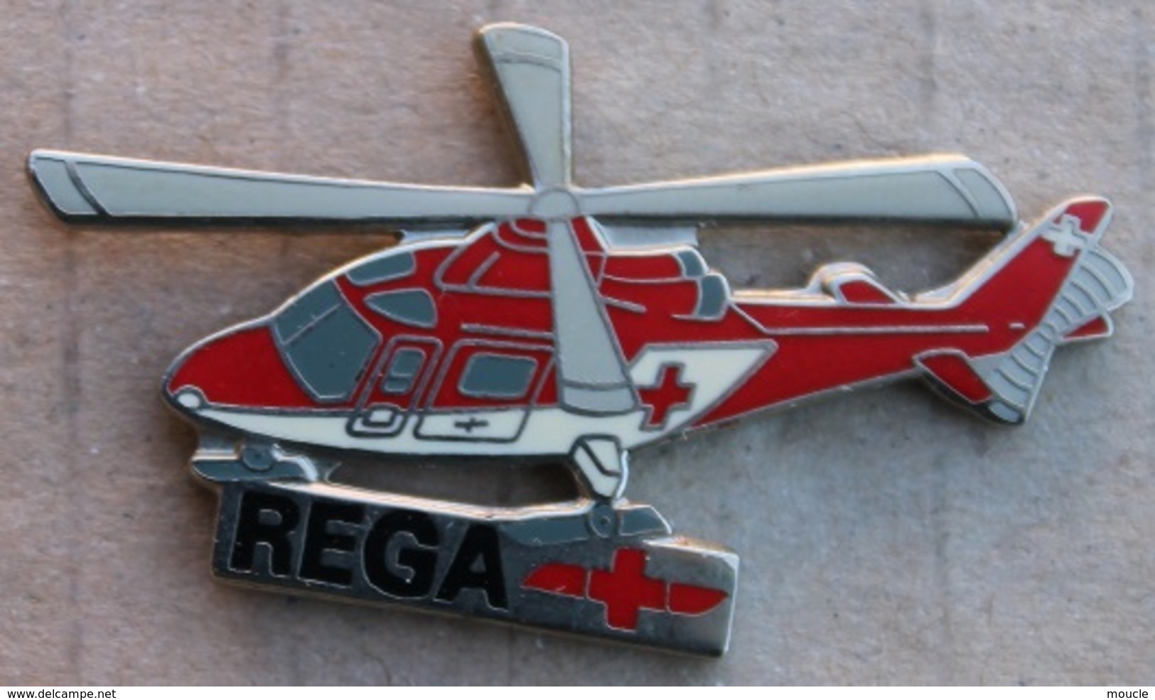 CROIX ROUGE - REGA - HELICOPTERE ROUGE ET BLANC  - SUISSE   -         (15) - Medizin