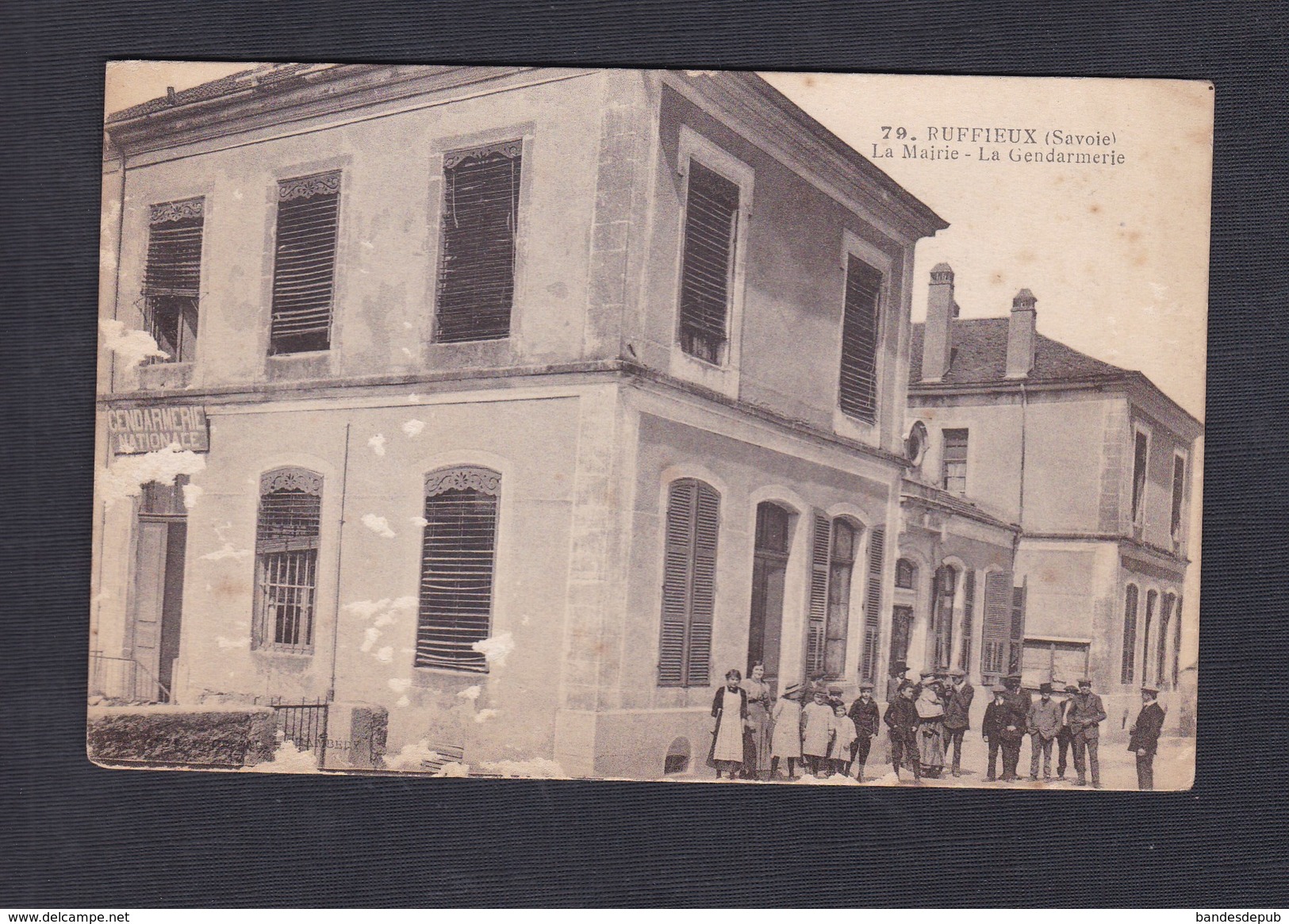 Ruffieux (73) - Mairie - Gendarmerie ( Animée En L'état) - Ruffieux