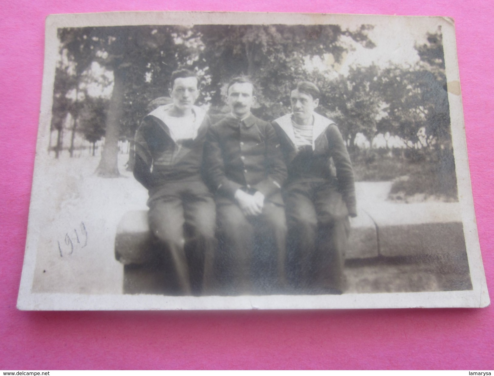 WW1-1919   Photo Originale Marins En Tenue Assis Dans Un Jardin Public  Photographie Guerre, Militaire Marine Mer - Guerre, Militaire