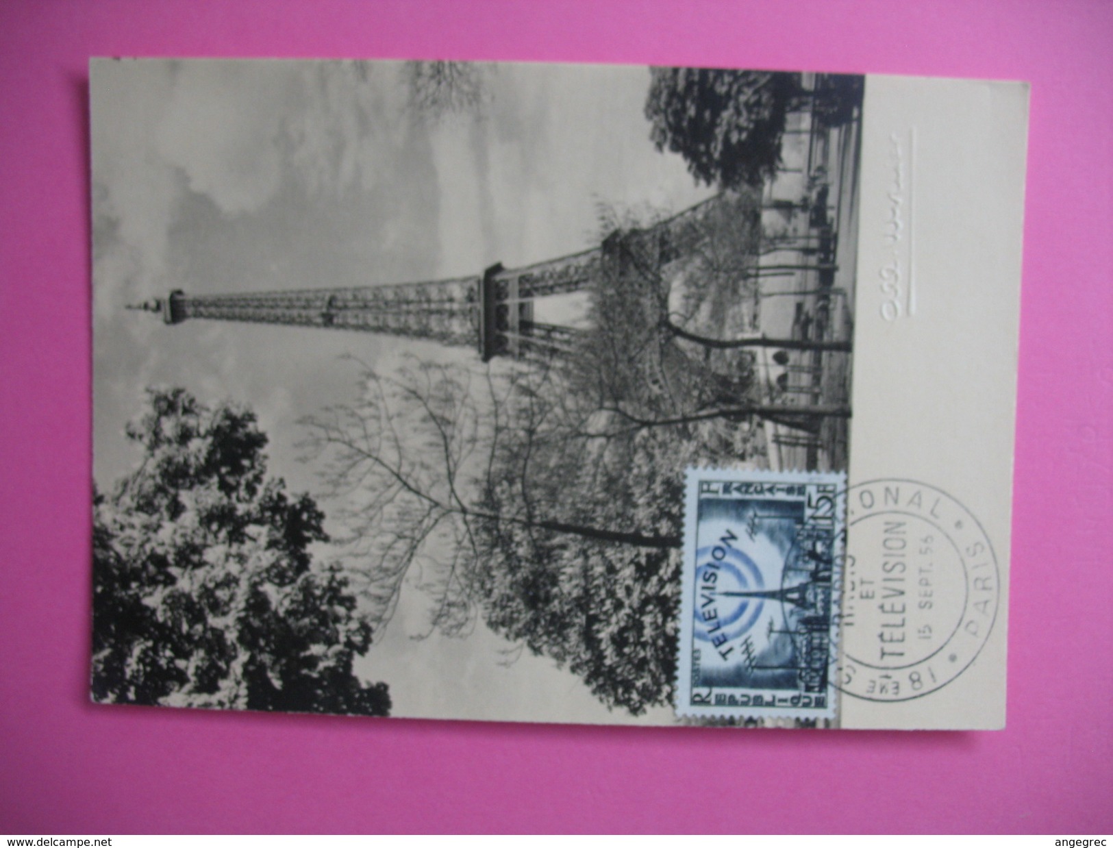 Carte-Maximum    N°1022 La Tour Eiffel Et Antennes, Au-dessus Des Toits De Paris 1955 - 1950-1959
