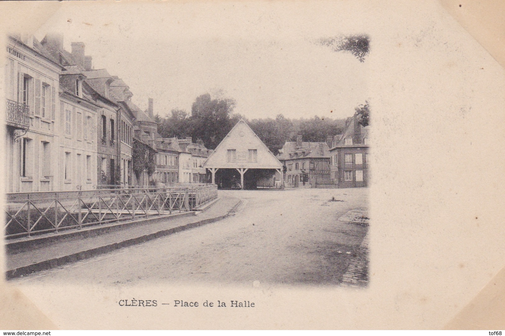 Cleres Place De La Halle - Clères