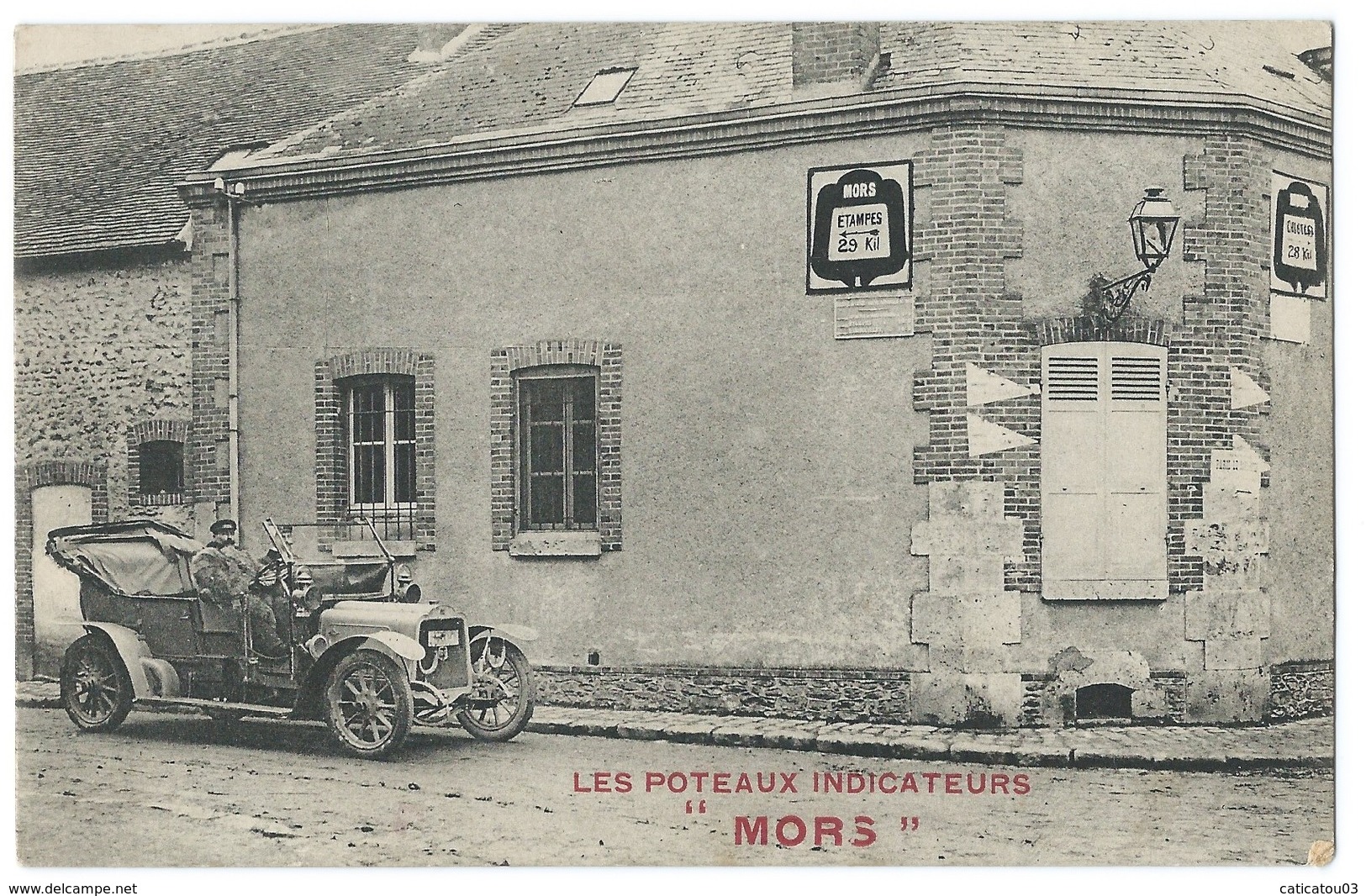 Carte Publicitaire Indicateurs MORS  - Belle Automobile Ancienne Devant Un Panneau "Étampes 29km" - Publicité