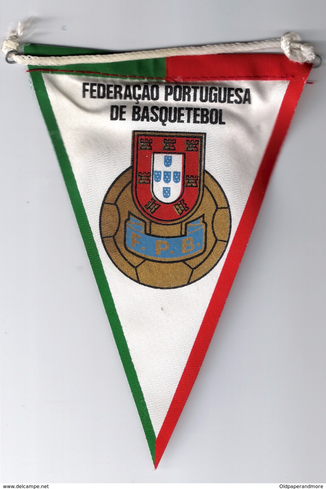 PORTUGAL CLOTH PENNANT/ FLAG FEDERAÇÃO PORTUGUESA DE BASQUETEBOL BASKETBALL BASKET - VINTAGE - Kleding, Souvenirs & Andere