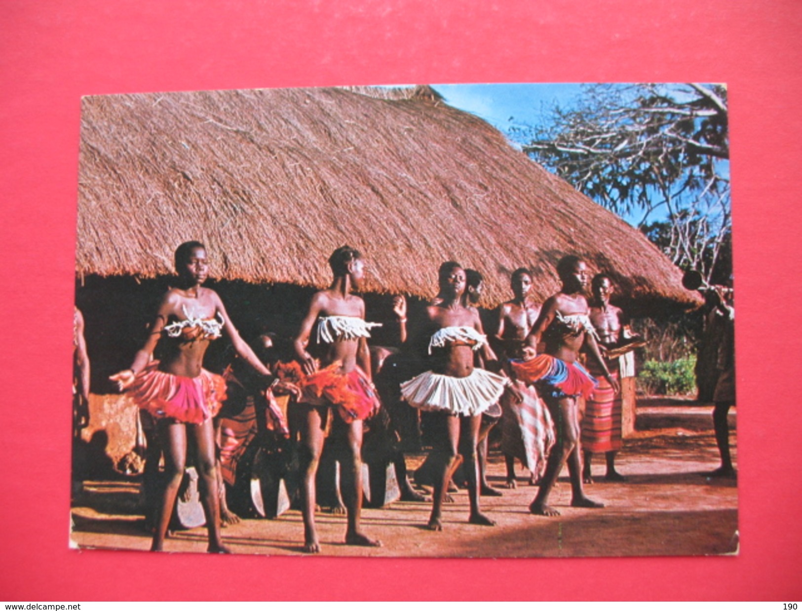 Dingidingi Dancers - Oeganda