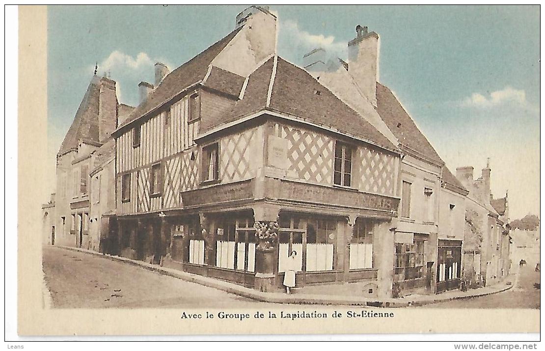 NOGENT LE ROTROU - Maison De Bois (avec Le Groupe De Lapidation De St Etienne) Edition  FOUARD  Librairie Tabac - Nogent Le Rotrou