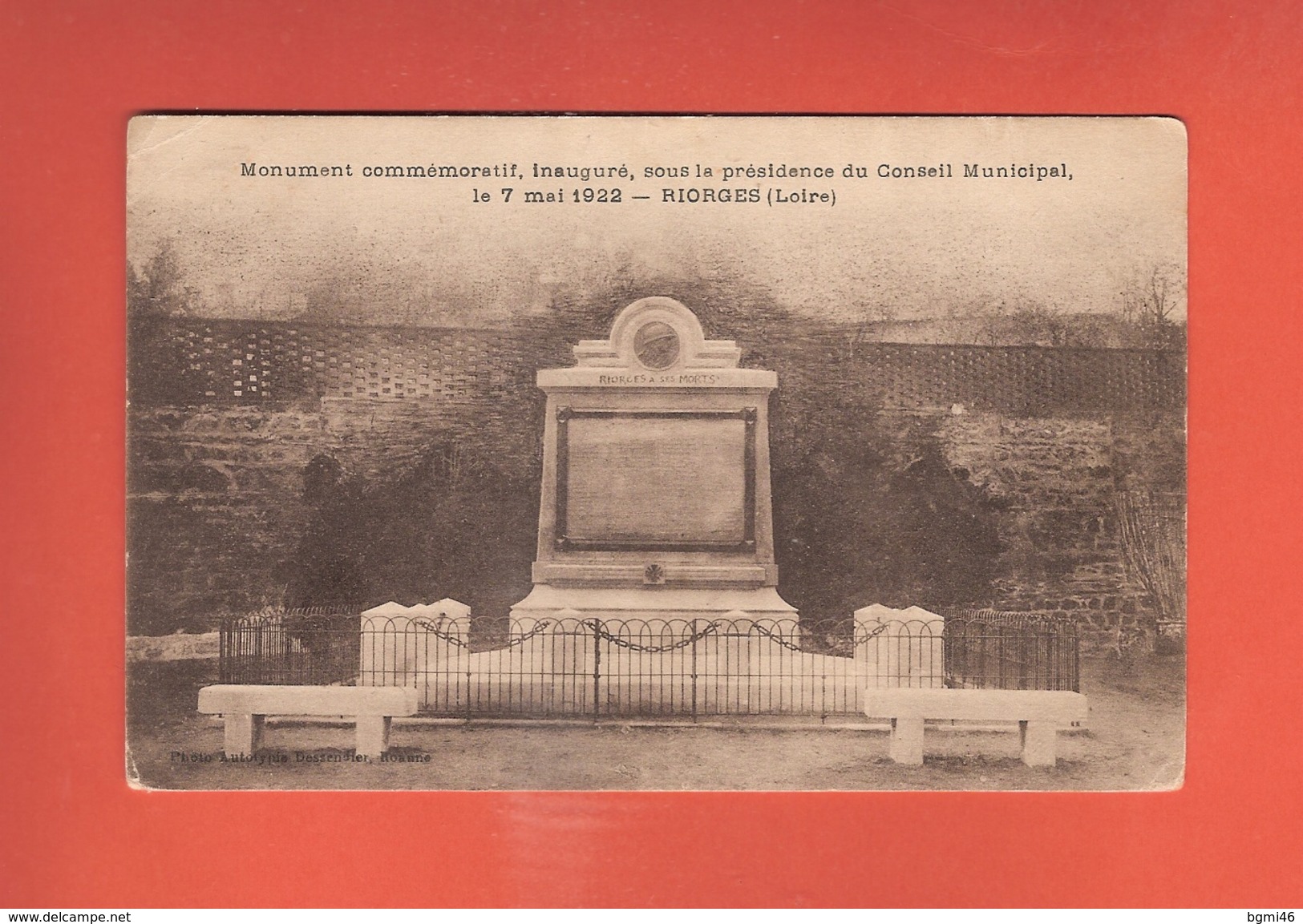 CPA..dépt 42..RIORGES :  Monument Commémoratif  Inuaguré Le 7 Mai 1922 : Voir 2 Scans - Riorges