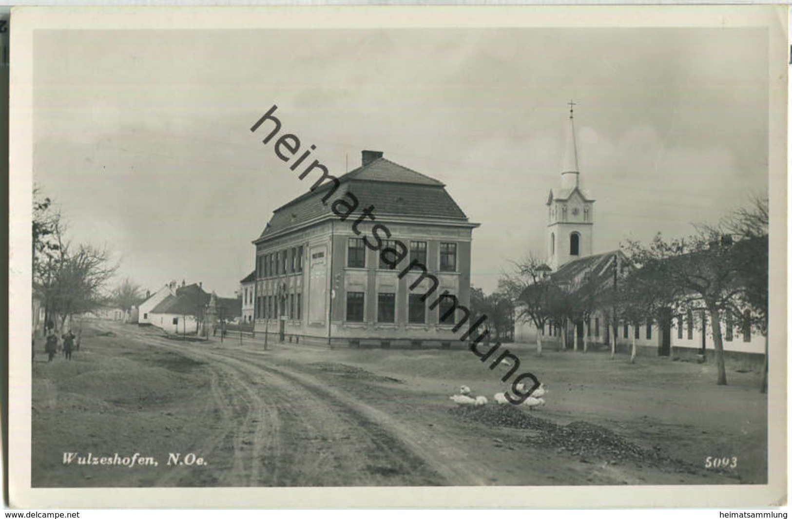 Laa An Der Thaya - Wulzeshofen - Volksschule - Foto-Ansichtskarte - Laa An Der Thaya