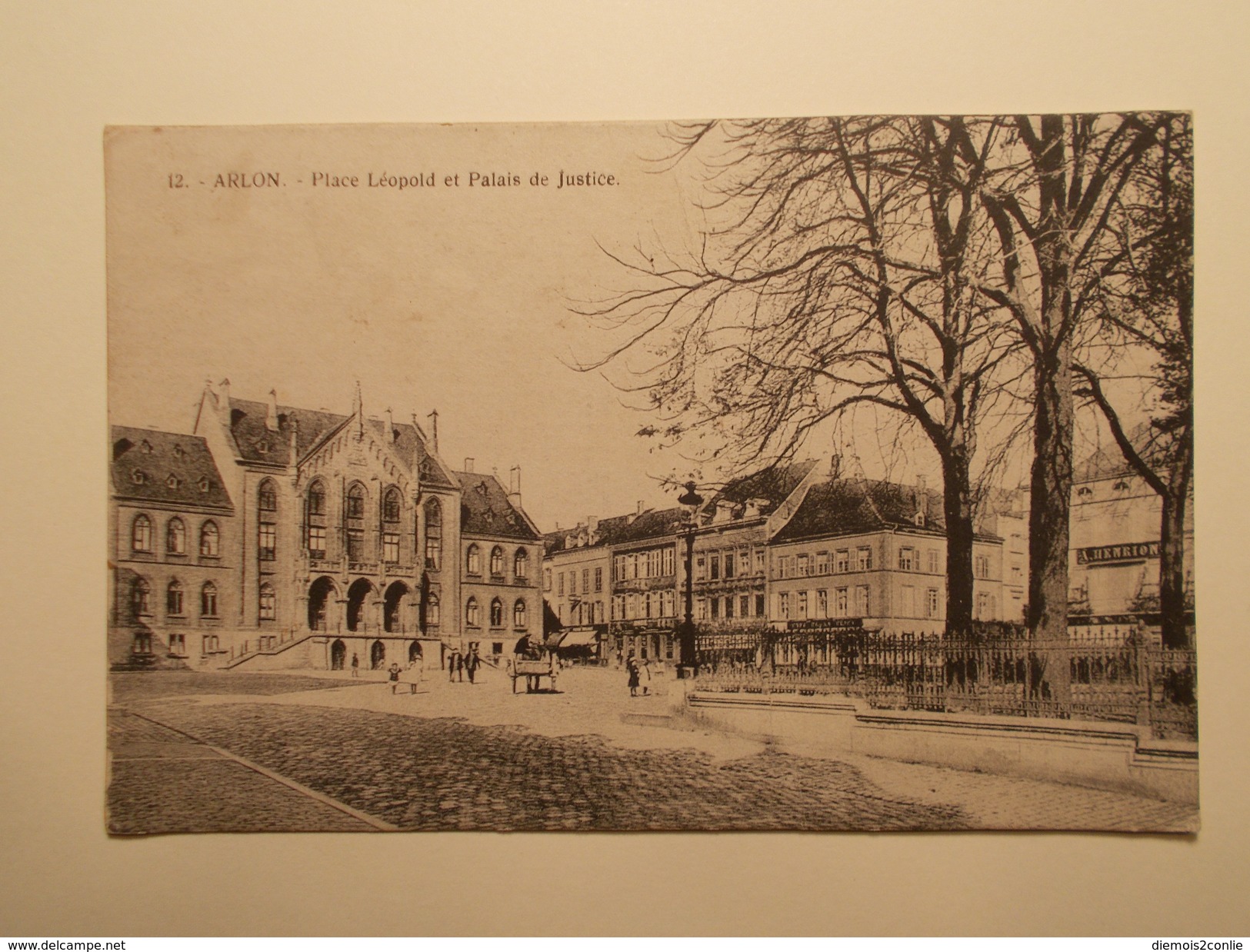 Carte Postale - BELGIQUE - ARLON - Place Leopold Et Palais De Justice (508) - Arlon