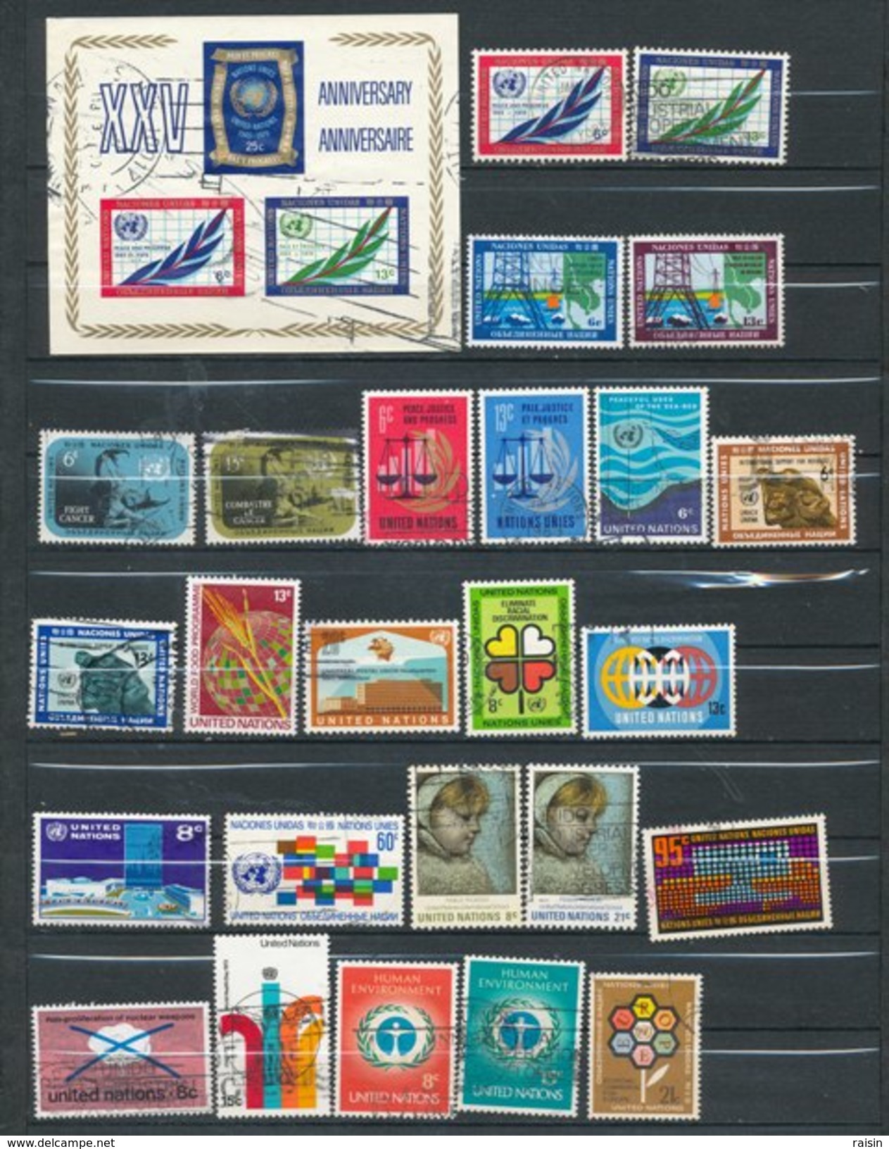 ONU New York Petite collection lot de plus de 600 timbres différents