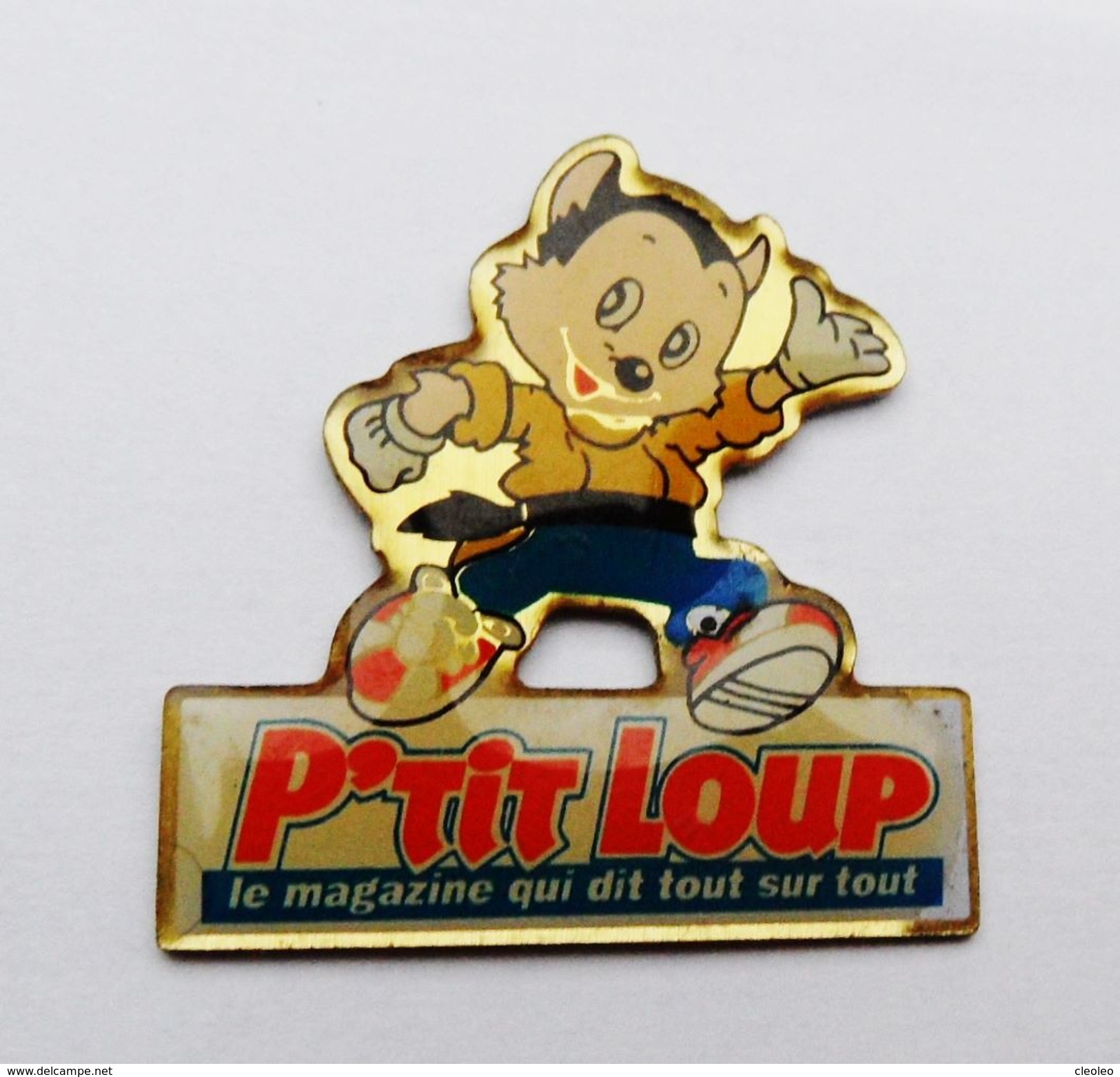 Pin's Signé Disney P'tit Loup Le Magazine Qui Dit Tout Sur Tout - 34R - Sonstige & Ohne Zuordnung