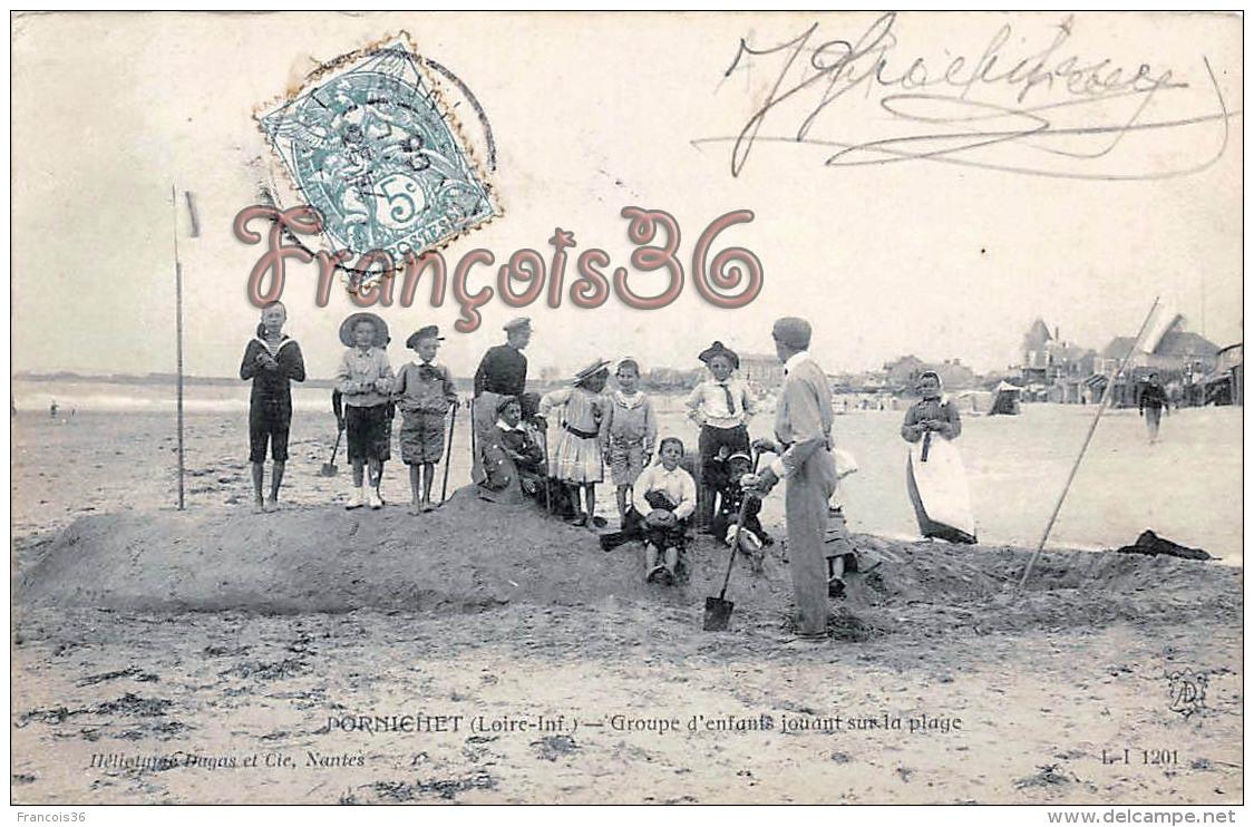 (44) Pornichet - Groupe D' Enfants Jouant Sur La Plage  - 2 SCANS - Pornichet