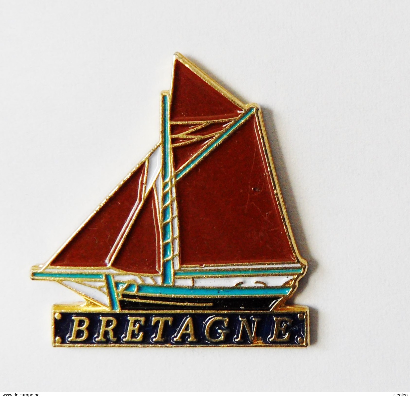 Pin's Bateau Bretagne - 26R - Autres & Non Classés