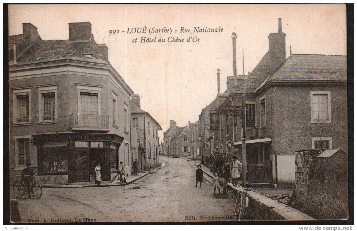 DC2892 - LOUÈ - RUE NATIONALE ET HOTEL DU CHÊNE D'OR - BICYCLETTE - Loue