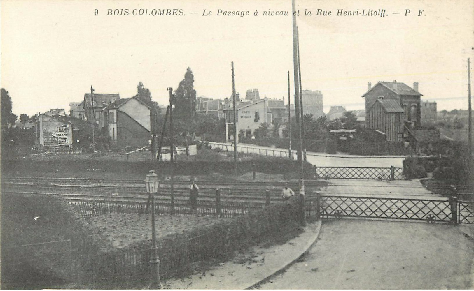 92 Bois Colombes Le Passage à Niveau Et La Rue Henri Litolff       Réf 1050 - Autres & Non Classés