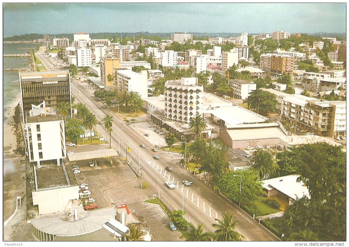 GA - Libreville - Vue Aérienne Du Boulevard De L'Indépendance - Tropic Photo / J. Trolez N° A 308 F (écrite 1985) - Gabon