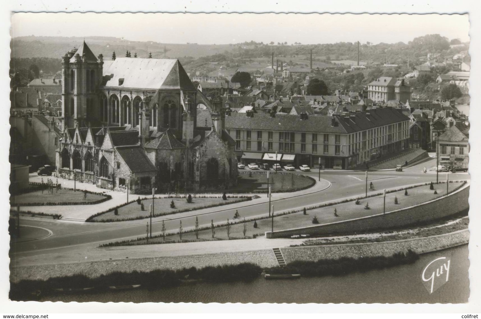 77 - Montereau        Perspective Sur L'Eglise Notre-Dame Et Saint-Loup - Montereau