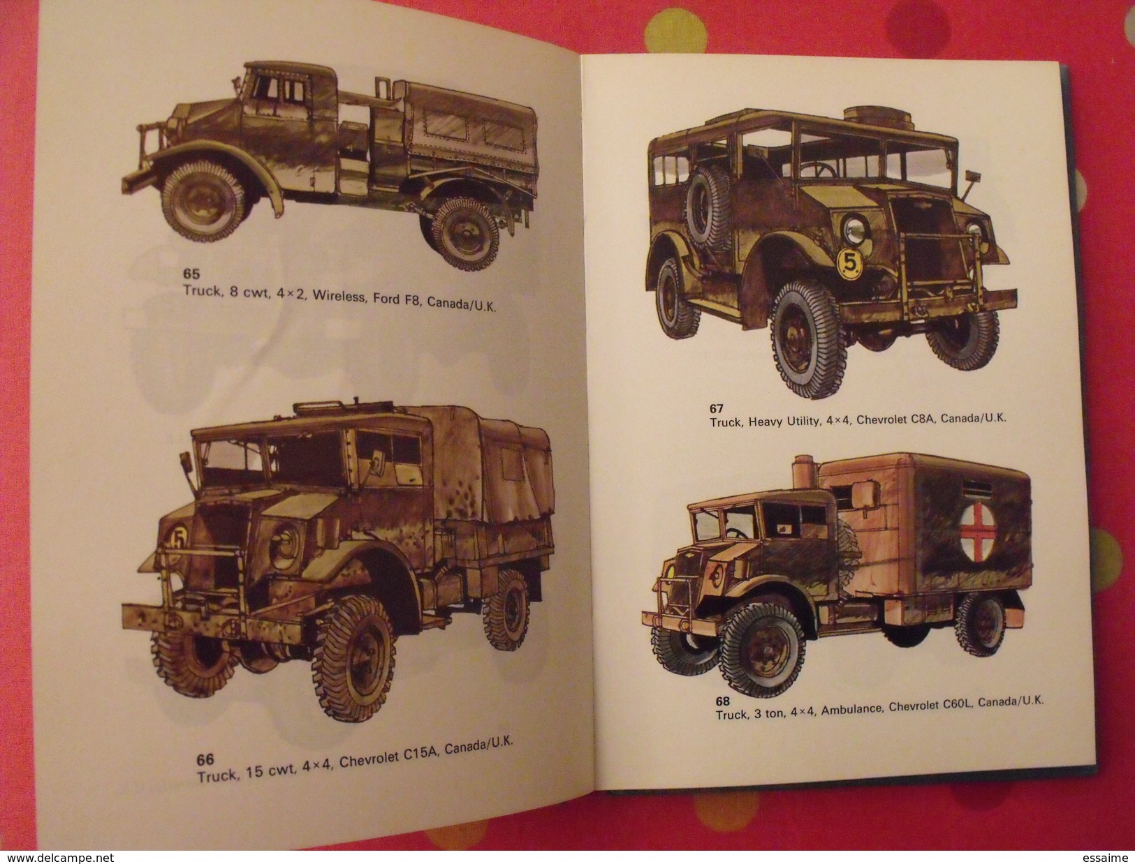 military transport of world war II. camions militaires. bishop. 1975. en anglais. guerre 39-45. blandford