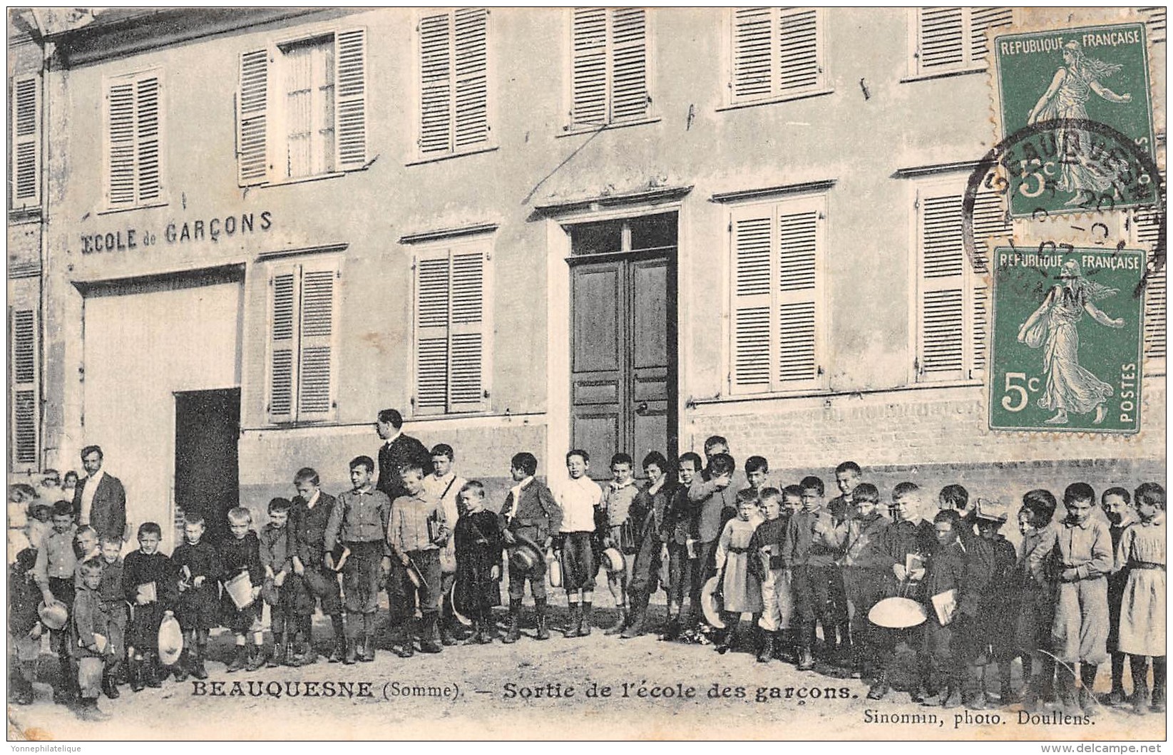 80 - SOMME / Beauquesne - Sortie De L'école Des Garçons - Beau Cliché Animé - Beauquesne