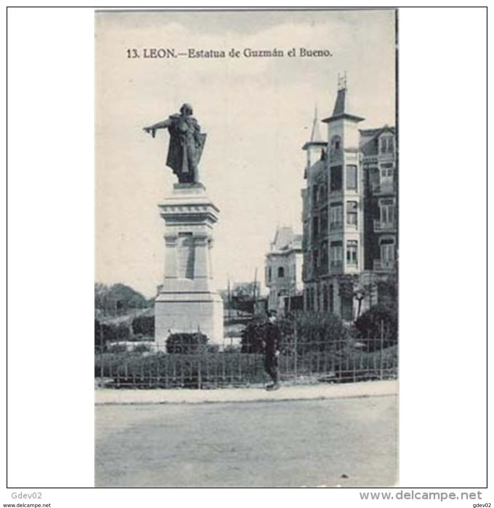 LNTP8004CPA-LFT3436TBES.Tarjeta Postal De LEON.Escultura,ARTE,plaza,monumento.ESCULTURA DE GUZMAN EL BUENO.Leon - Esculturas