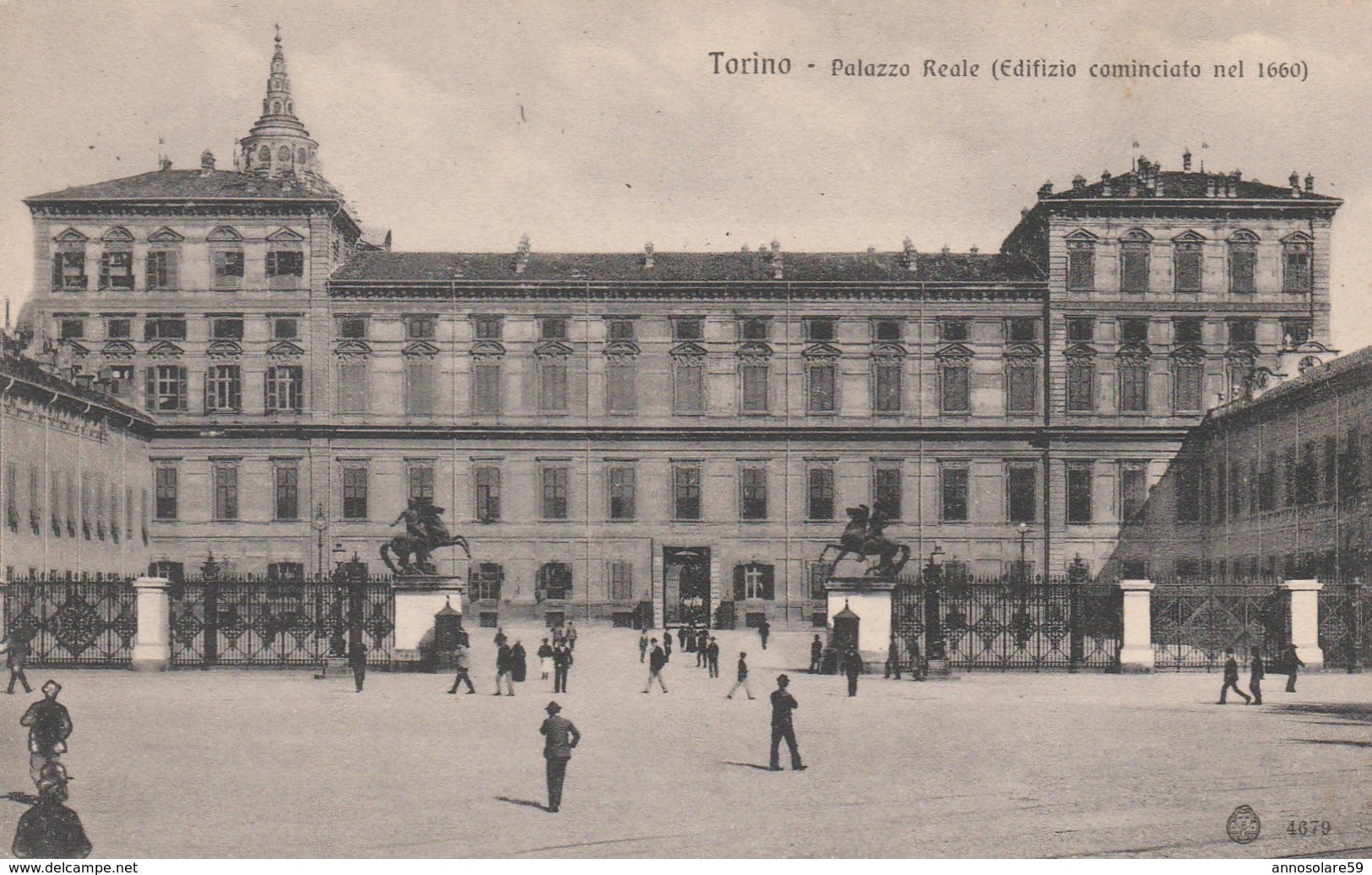 CARTOLINA: TORINO - PALAZZO REALE "EDIFICIO COMINCIATO NEL 1660" (MOVIMENTATA) - F/P - B/N - NON VIAGGIATA - LEGGI - Palazzo Reale