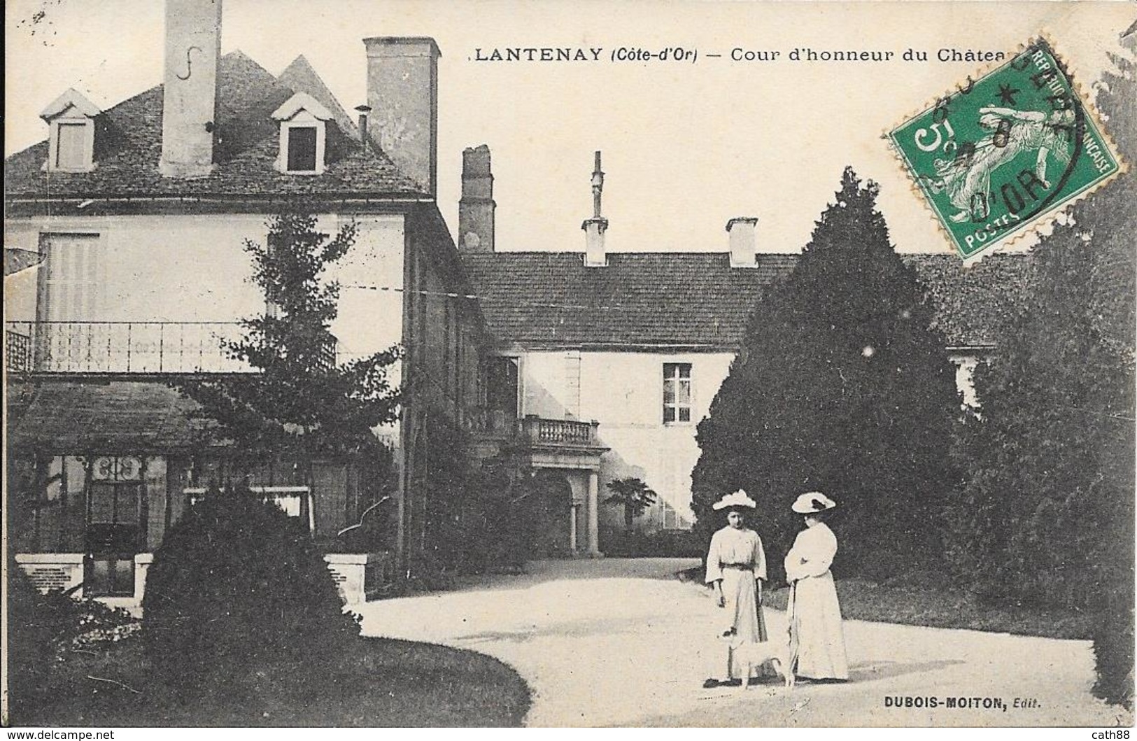 LANTENAY - Cour D'honneur Du Château - Autres & Non Classés