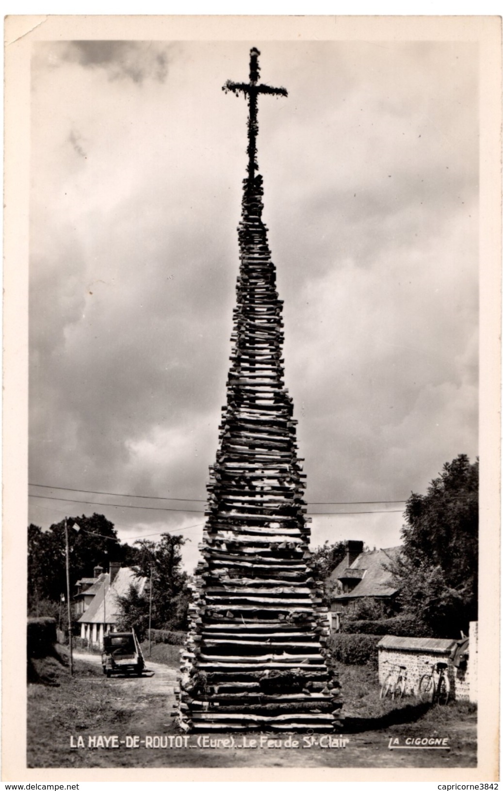 27 - LA-HAYE-DE-ROUTOT - Le Feu De Saint Clair - Routot