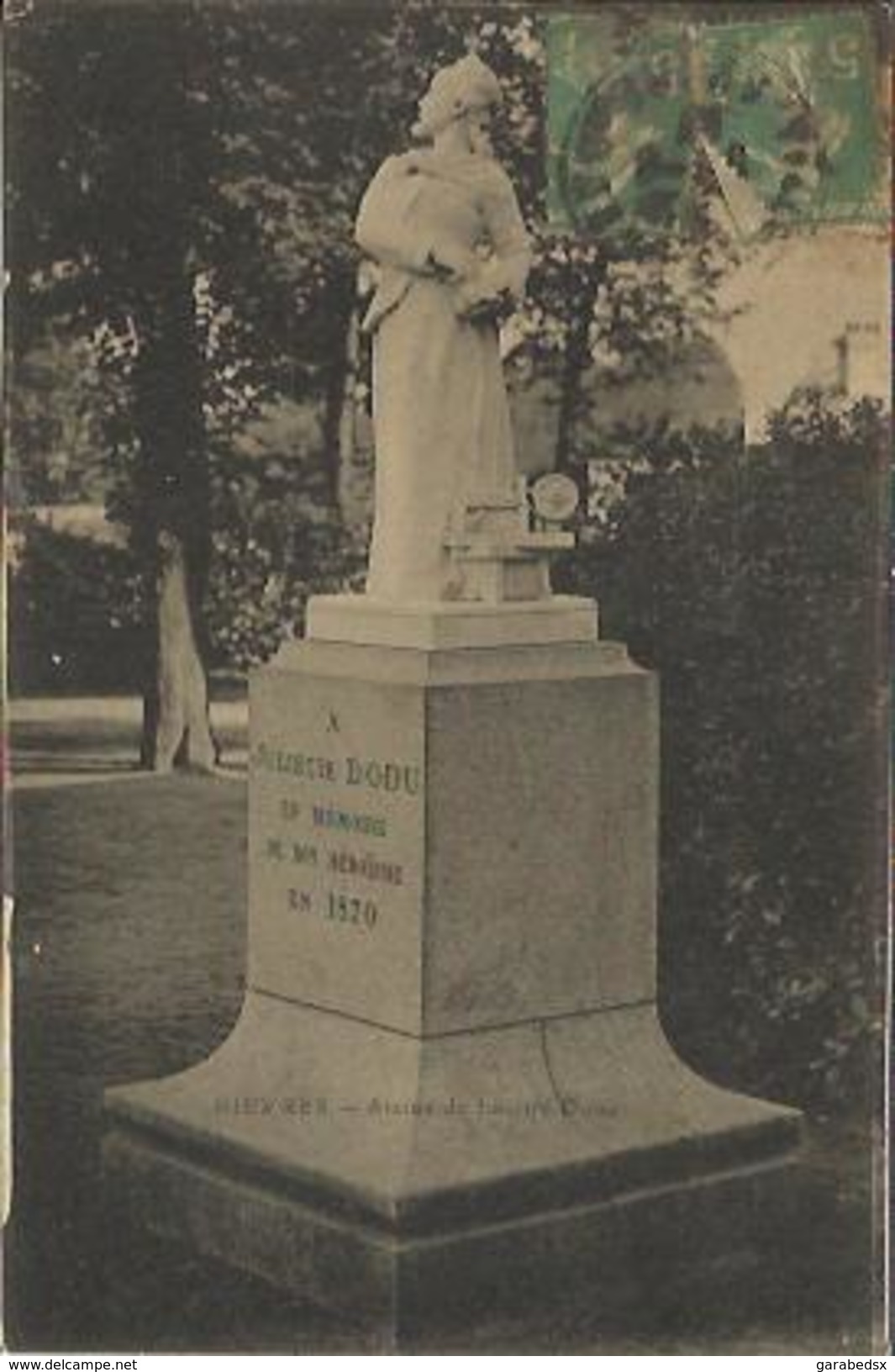 CPA De BIEVRES - Statue De Juliette Dodu. - Bievres