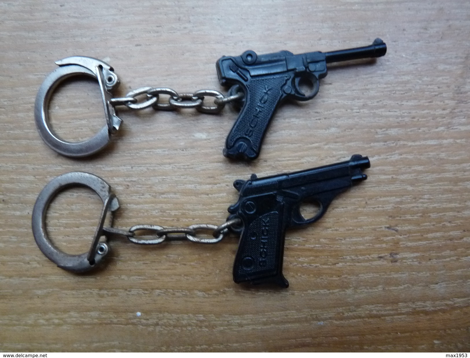2 PORTE-CLEFS - SCHICK - Pistolets Miniatures - Plastique - Porte-clefs