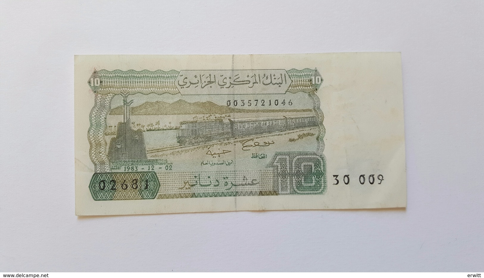 ALGERIA 10 DINARI 1983 - Algeria