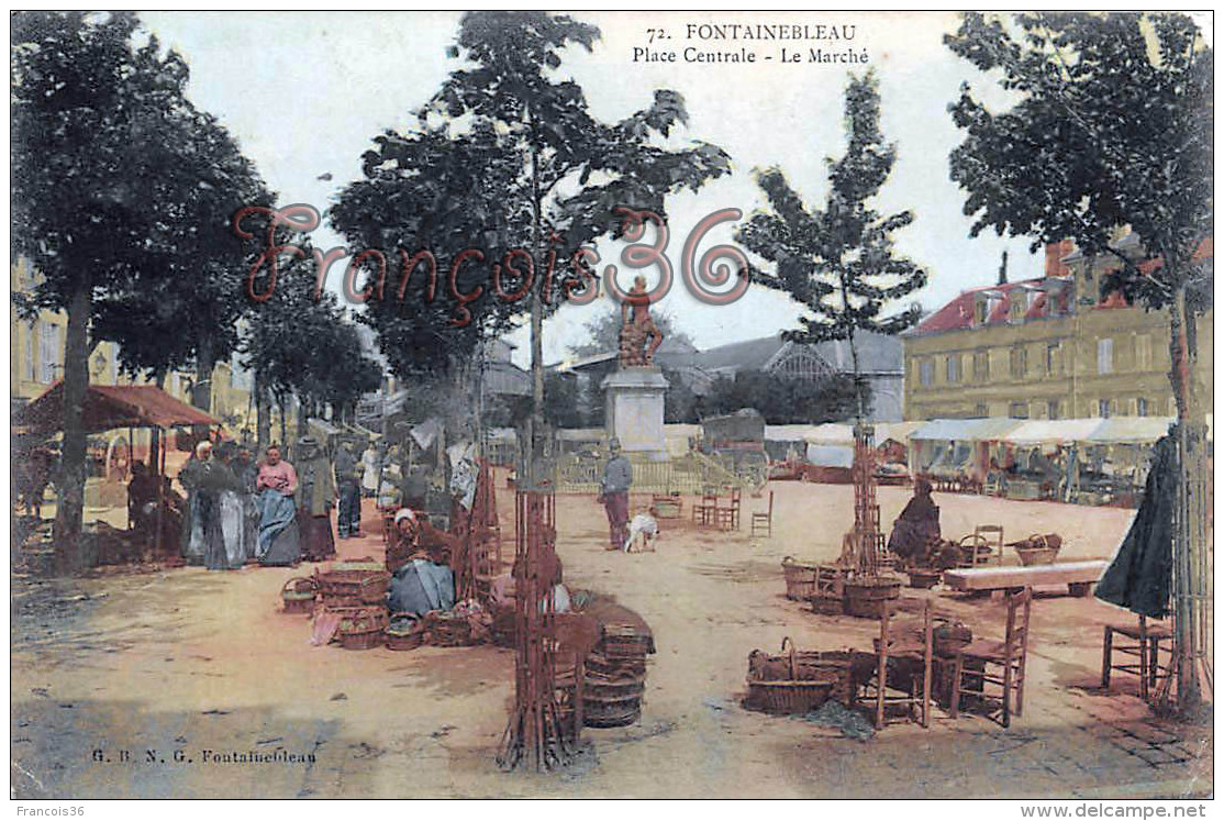 (77) Fontainebleau - Place Centrale - Le Marché - CPA Colorisée -  2 SCANS - Fontainebleau