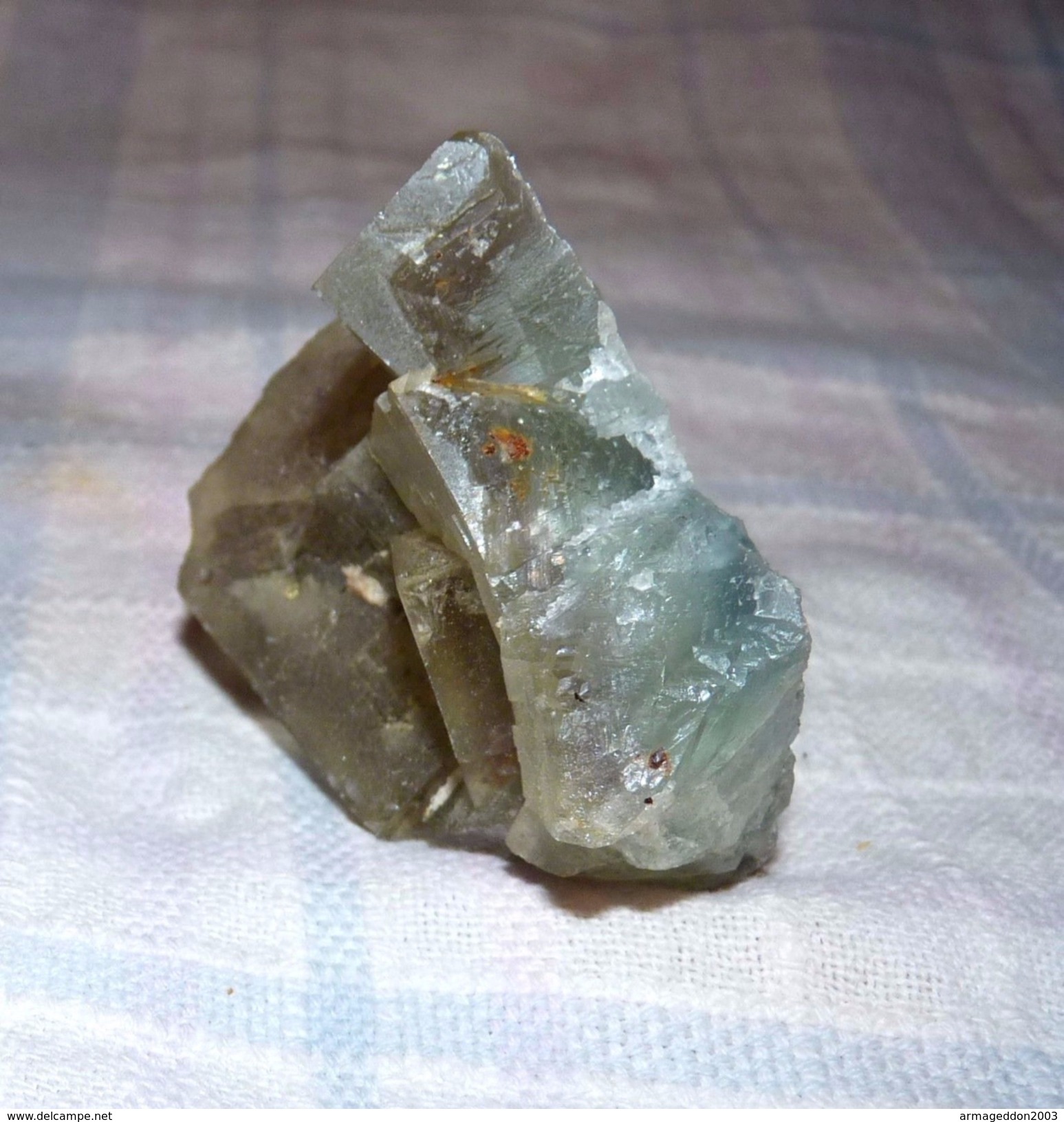 PIERRE MINERALE FLUORITE 6.5 X 6 X 3 Cm Environ 122 Grammes - Mineralien