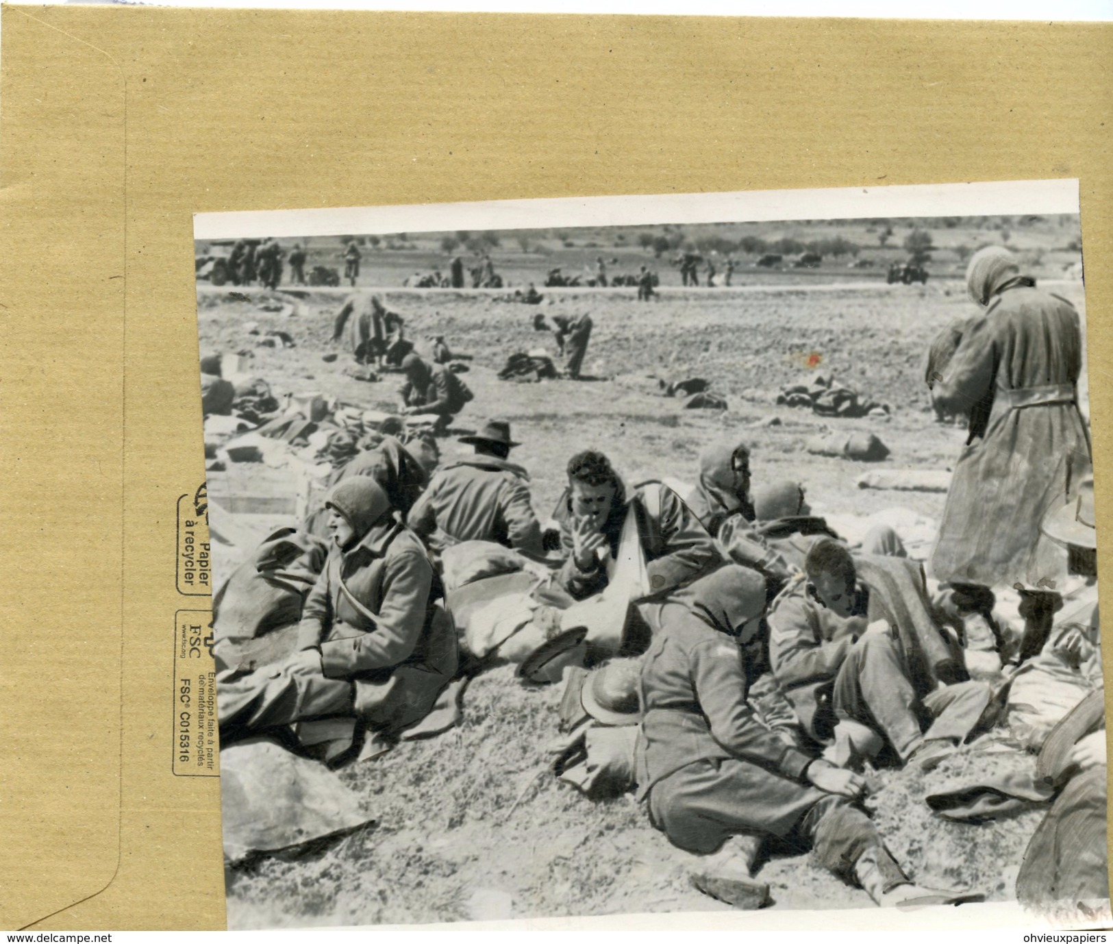 Guerre 39/45 - Les Armées Allemandes Aux Portes D'athénes  , Des Soldats Faits Prisonniers - War, Military