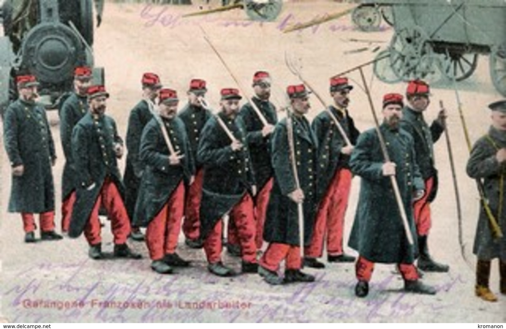 CPA Allemande PRISONNIERS FRANçAIS Tenue Garance  Outils Ferme, écrite En Allemand Tampon Altengrabow BZ Magdeburg 1916 - 1914-18