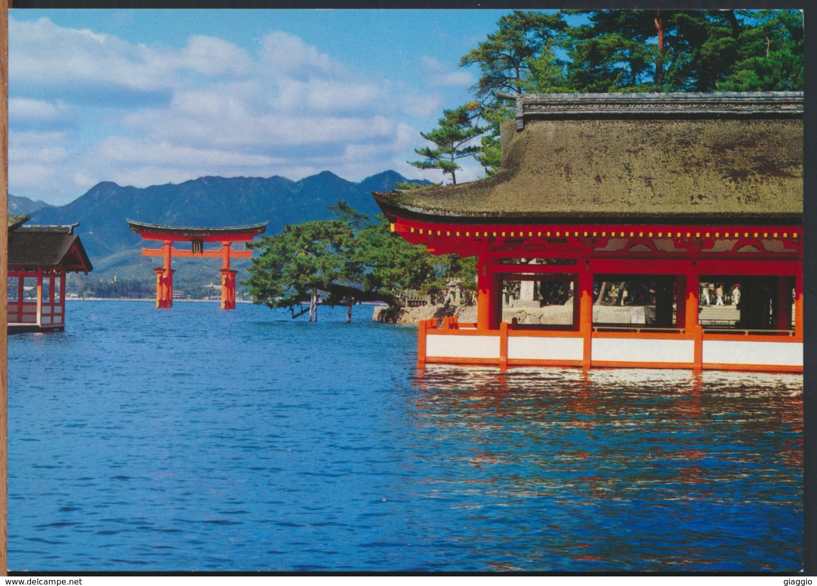 °°° 1662 - JAPAN - MIYAJIMA ISLAND - THE GREAT TORII VIEWED FROM THE CORRIDOR °°° - Hiroshima