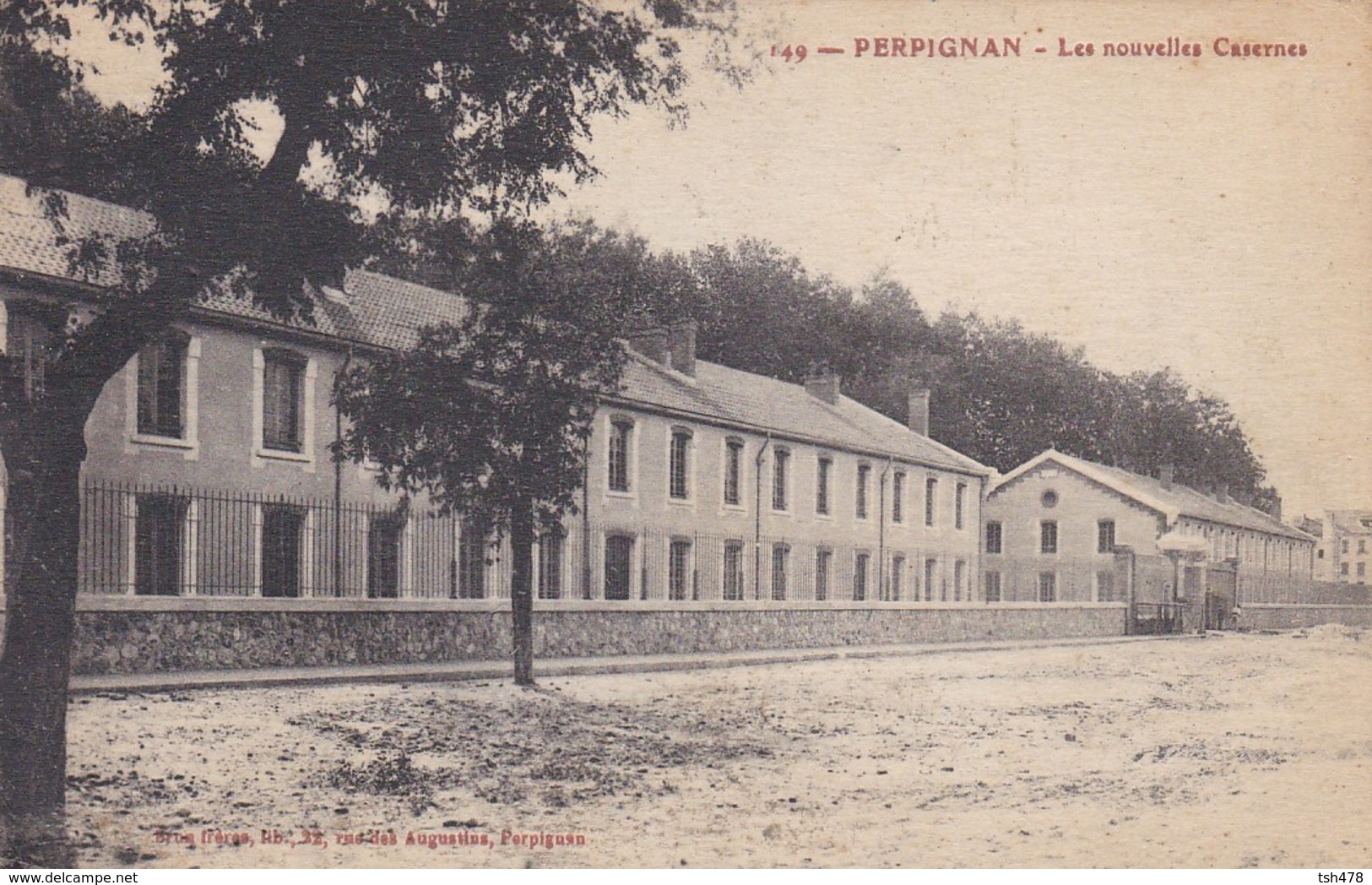 66-----PERPIGNAN---les Nouvelles Casernes--voir 2 Scans - Perpignan