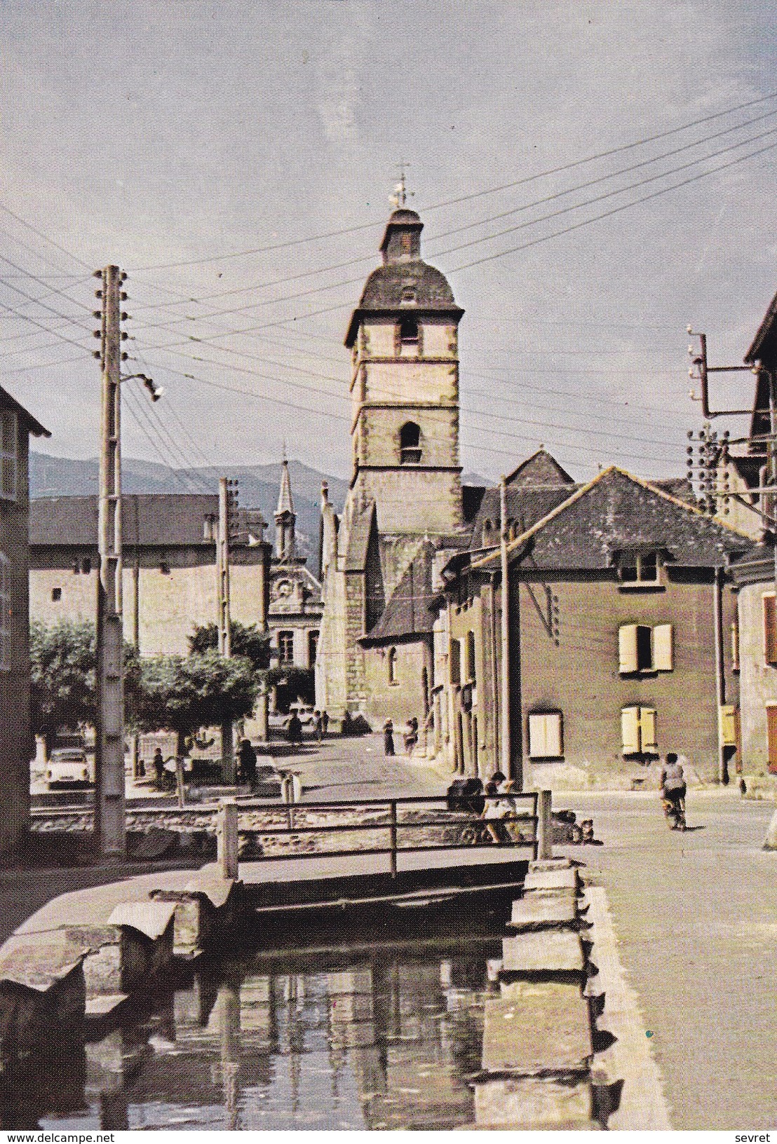 ARUDY. - Vieux Lavoirs Et L'Eglise. CPM - Arudy