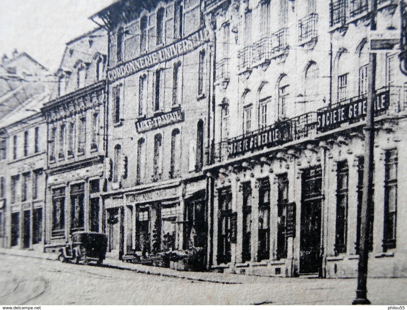 Cpa 54 LONGWY  Anime   Rue De Metz     Top Commerces, SOCIETE GENERALE WWII ( On Mange Des Choux Navets) - Longwy