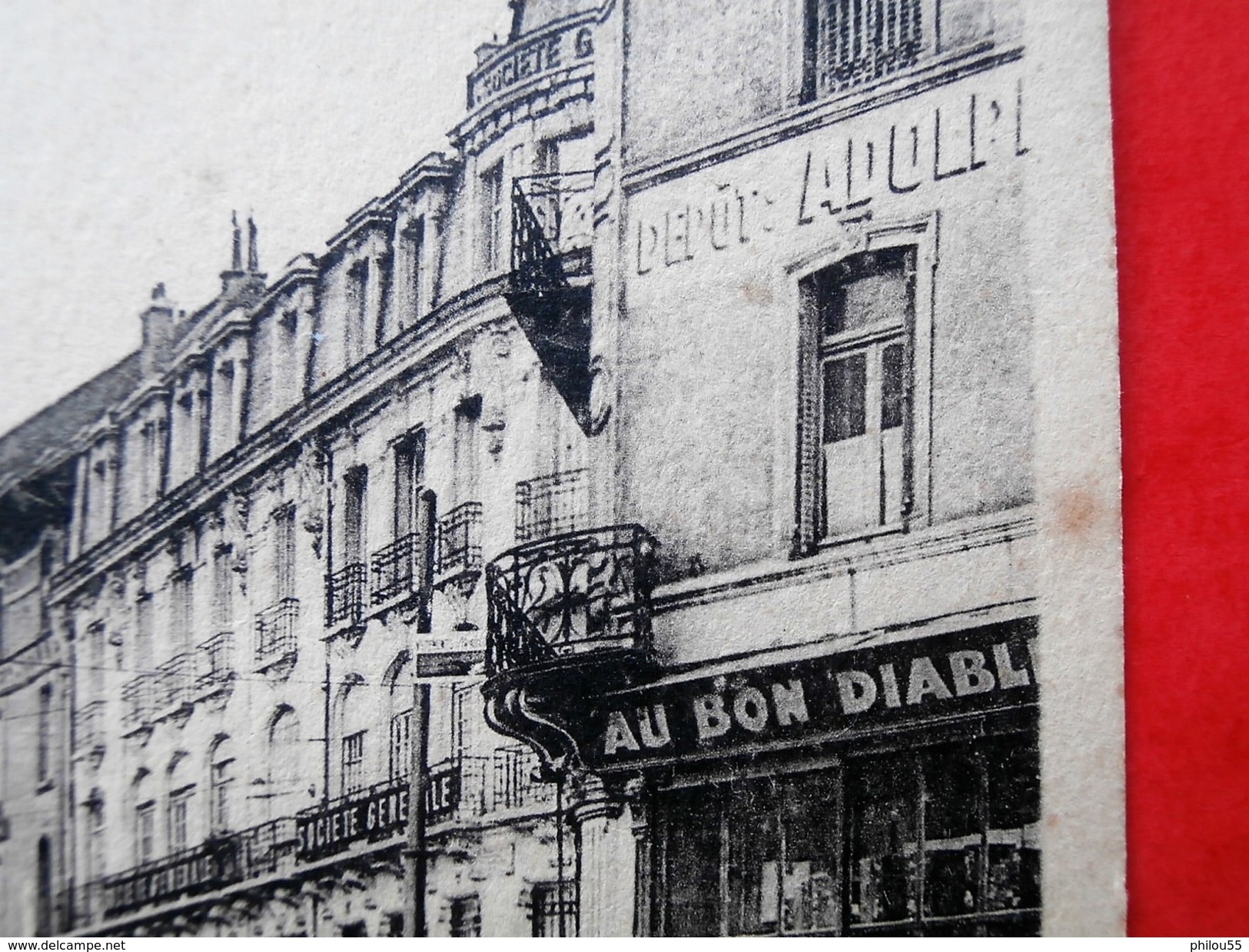 Cpa 54 LONGWY  Anime   Rue De Metz     Top Commerces, SOCIETE GENERALE WWII ( On Mange Des Choux Navets) - Longwy