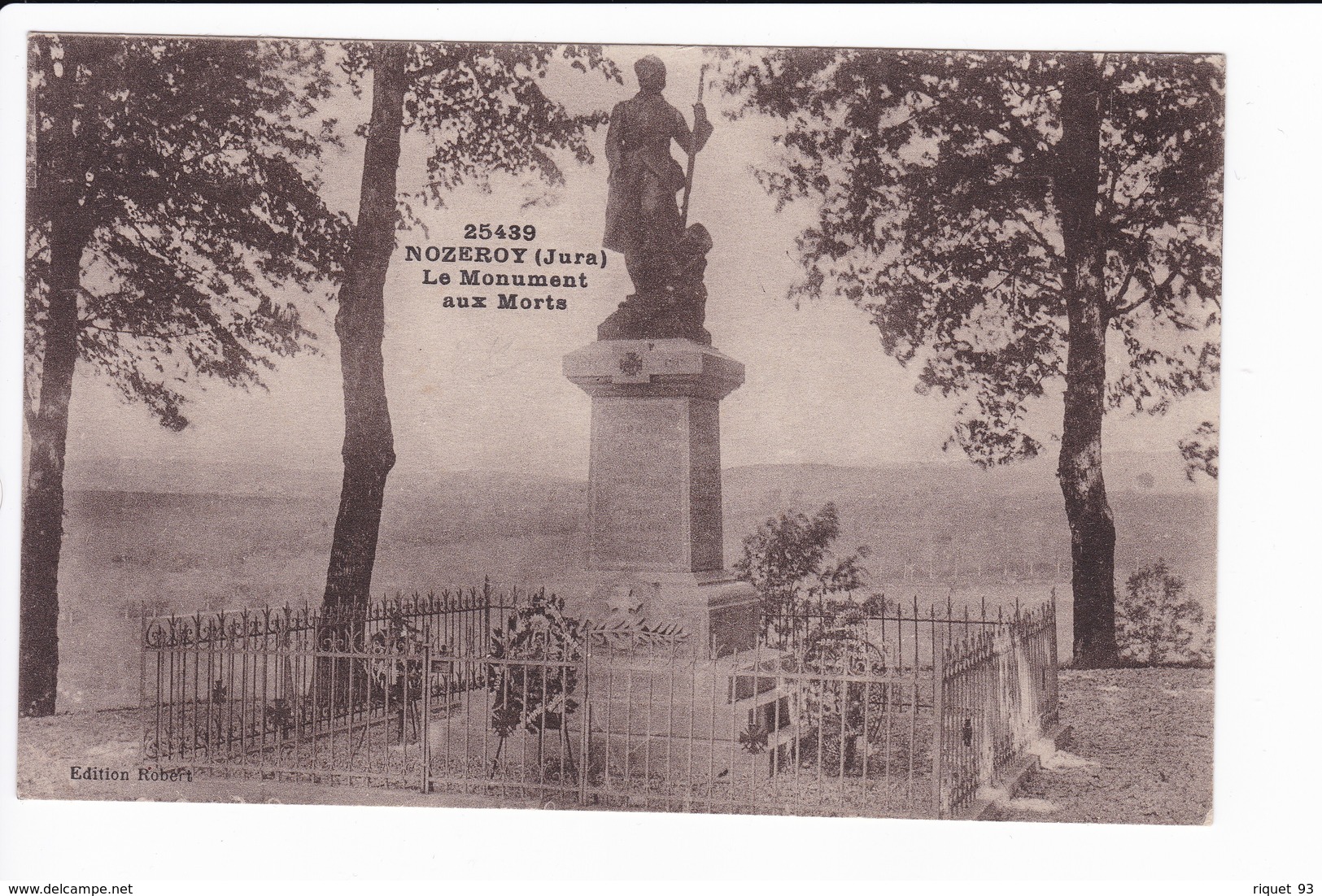 25439 -NOZEROY - Le Monument Aux Morts - Sonstige & Ohne Zuordnung