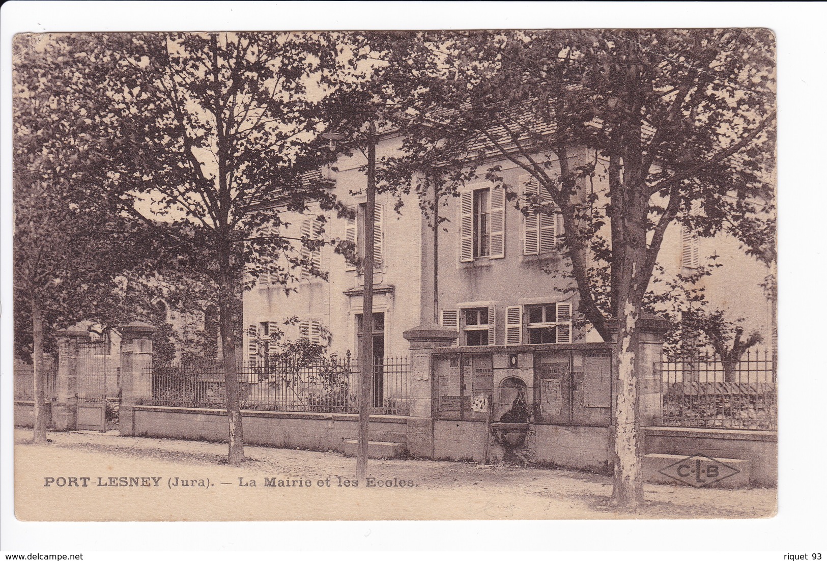 PORT-LESNEY - La Mairie Et Les Ecoles - Autres & Non Classés