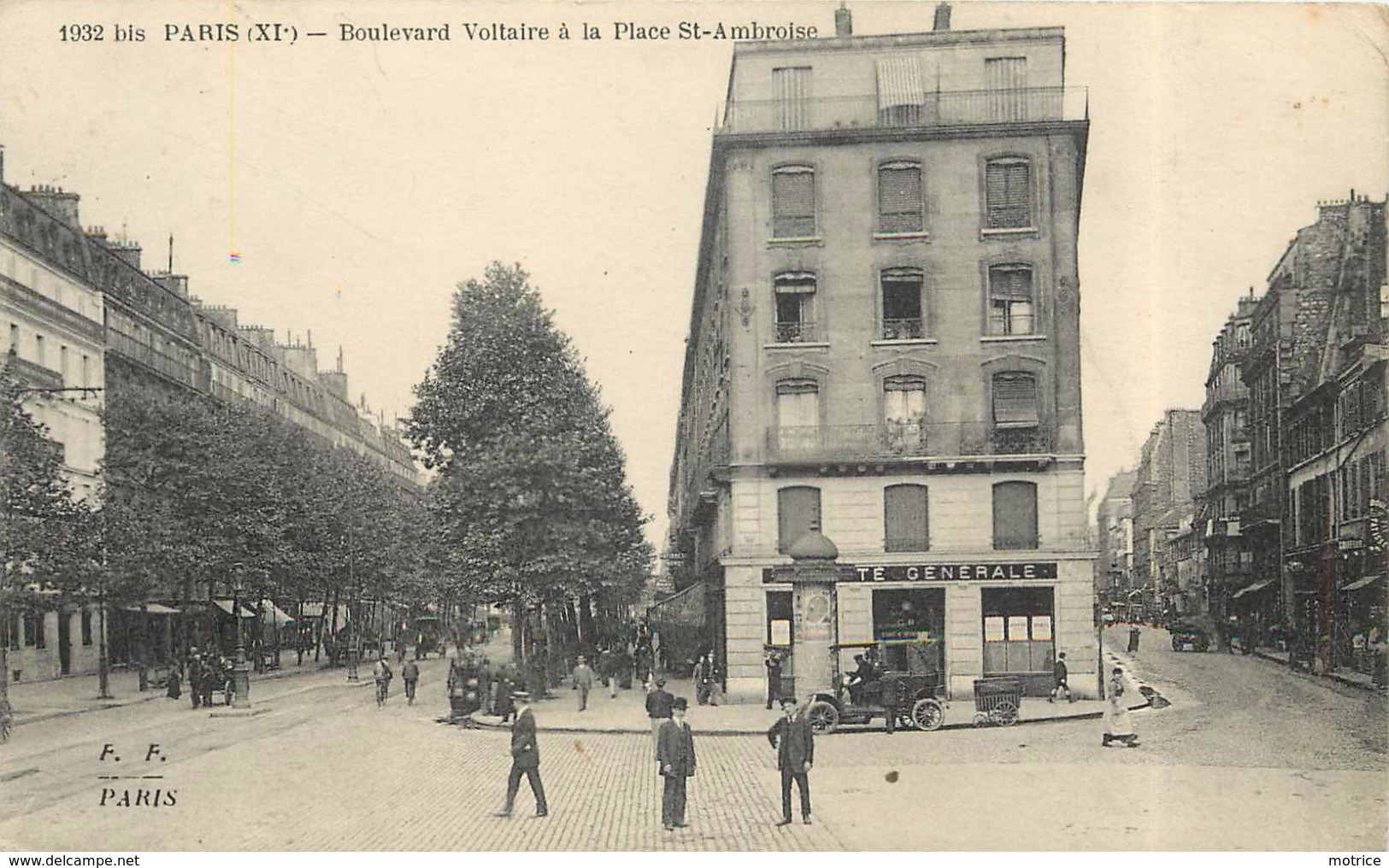 PARIS - Boulevard Voltaire à La Place Saint Ambroise.(banque Société Générale). - Arrondissement: 11