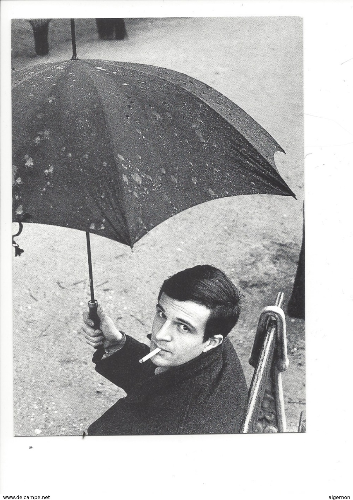 16368 - François Truffaut Avec Son Parapluie En 1959 Photographie Jeanloup Sieff Editions Du Désastre 1986 - Acteurs