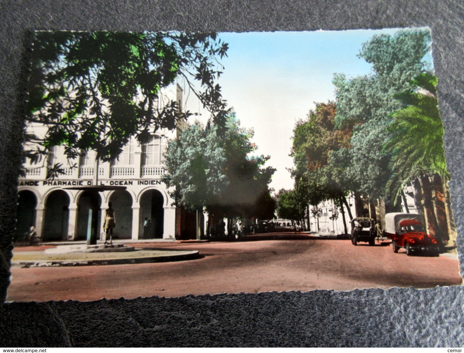 CPSM Animée - DJIBOUTI - La Place Ménélick Et Rue D'Ethiopie - Djibouti