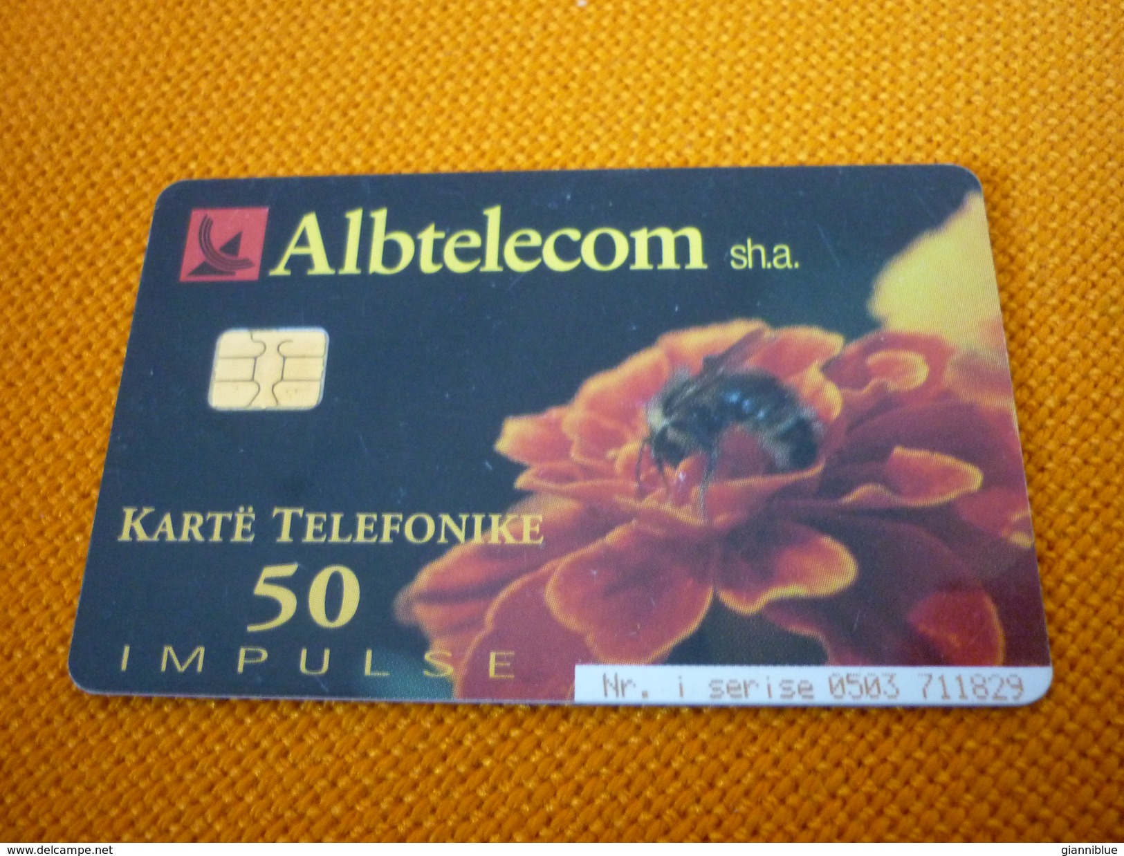 Bee Abeille Parrot Perroquet Albania Phonecard - Bienen