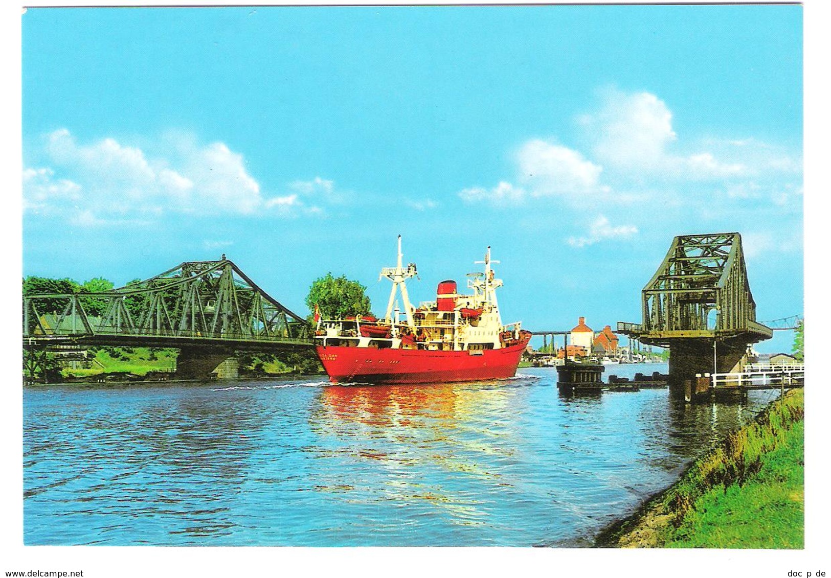 Deutschland - Rendsburg - Nord Ostsee Kanal - Brücke - Bridge - Schiff - Ship - Dampfer - Rendsburg