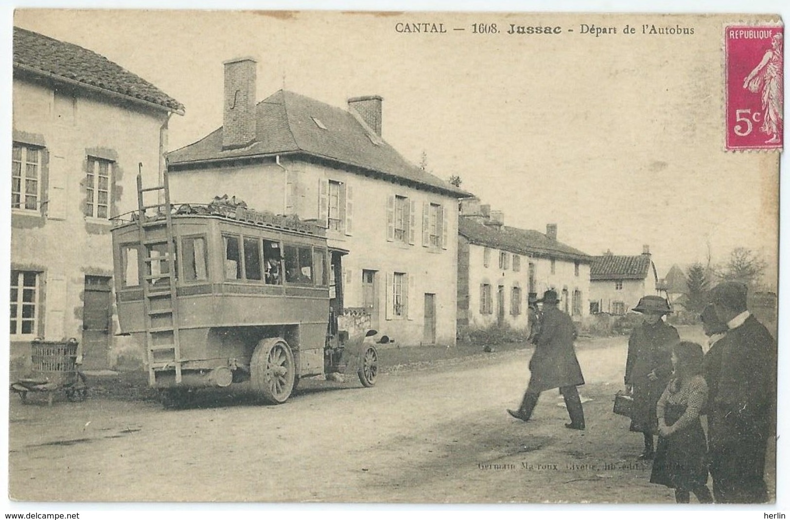 15 - JUSSAC - Départ De L'Autobus - Jussac