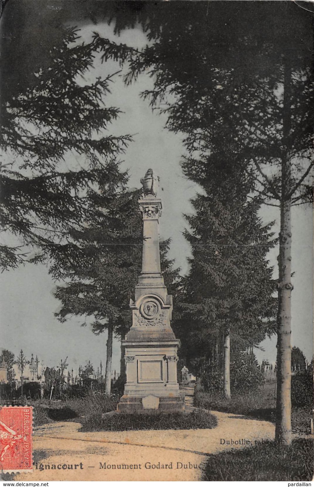 80.  VIGNACOURT.  CARTE PHOTO.  MONUMENT GODARD DUBUC. 1906. - Vignacourt
