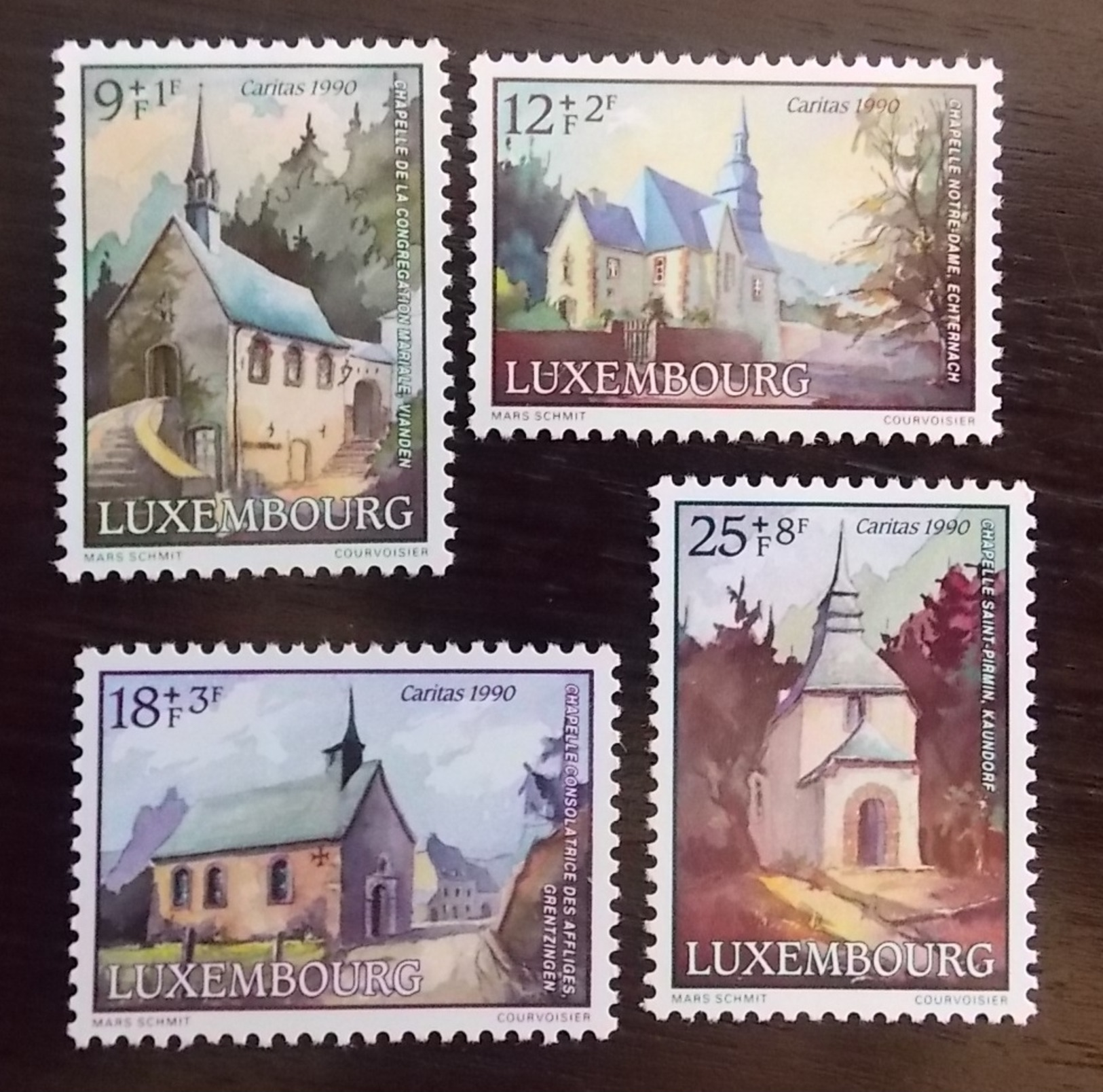 LUXEMBOURG Y&T N° 1209/1212 Neufs ** SUR DES CHAPELLES POUR CARITAS 1990 - Ungebraucht