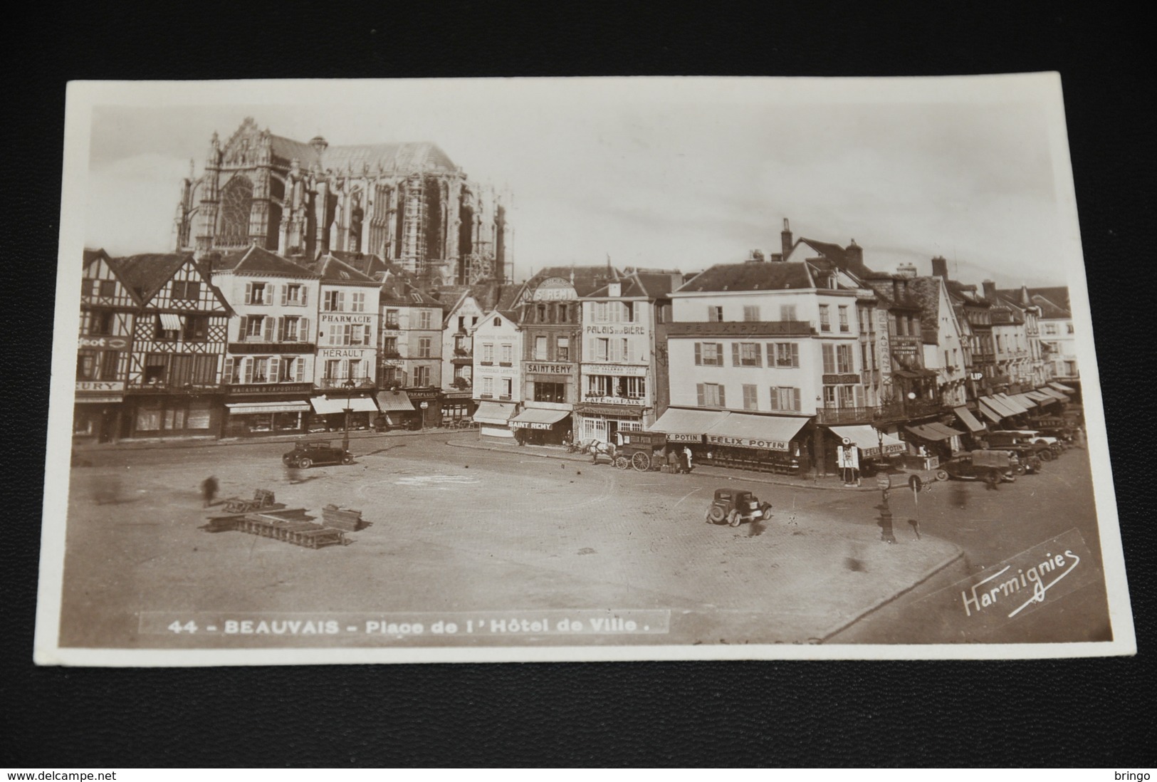 377- Beauvais, Place De L'Hôtel De Ville - Beauvais