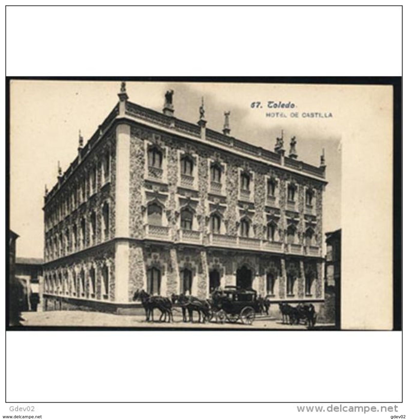 TLDTPA2709CPA-LFT49THOT.Tarjeta Postal DE TOLEDO.Escultura.Coche De Caballos Y  HOTEL CASTILLA.Toledo. - Hoteles & Restaurantes